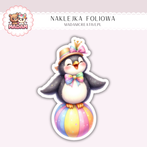 Naklejka foliowa pingwin z czapeczką na piłce MaDam Creative