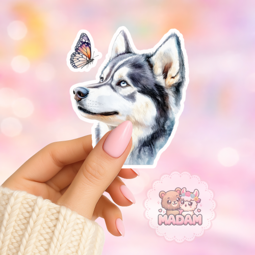 Naklejka foliowa piesek malamute alaskan z motylkiem MaDam Creative