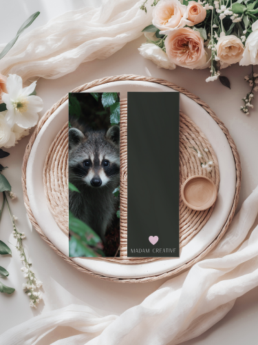 5906040420219 Zakładka do książki 6x18 cm szop pracz w lesie MaDam Creative (2).png