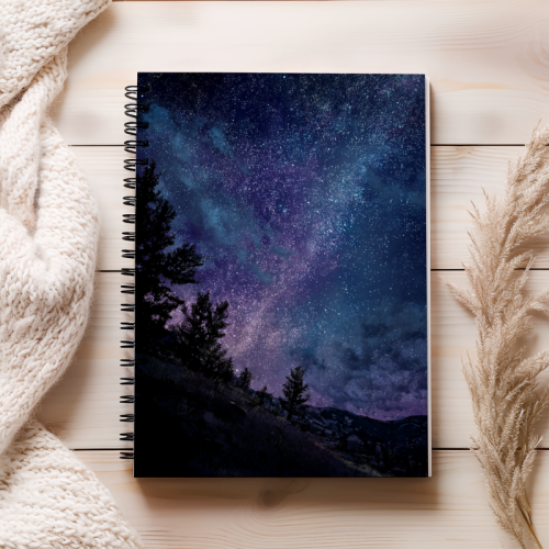 Notes A5 gładki 80 kartek Kosmiczna noc nad lasem MaDam Creative (2).png