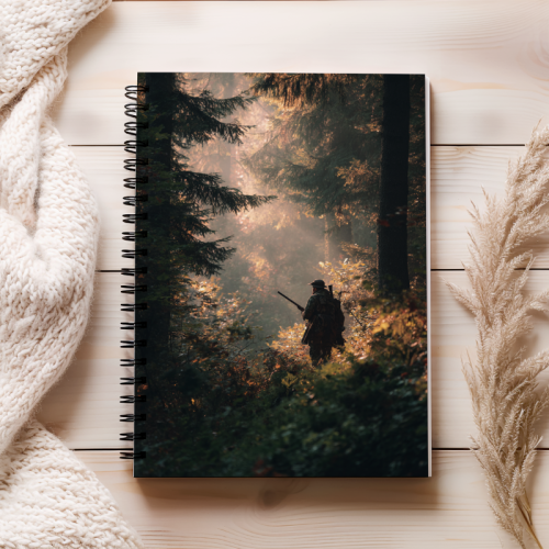 Notes A5 gładki 80 kartek Tajemnicza postać w leśnym świetle MaDam Creative (2).png