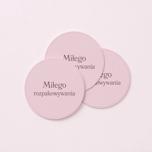 5906040464442_Naklejki do paczek 40 mm Miłego rozpakowywania 48 szt. MaDam Creative.png