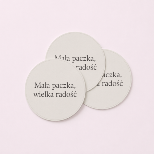 5906040464350_Naklejki do paczek 40 mm Mała paczka wielka radość 48 szt. MaDam Creative.png